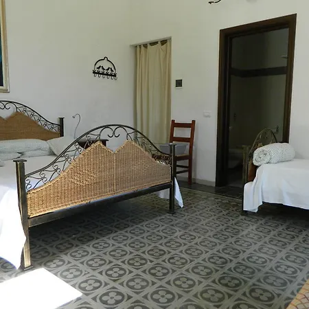 Agriturismo Re Carrubo Farm stay